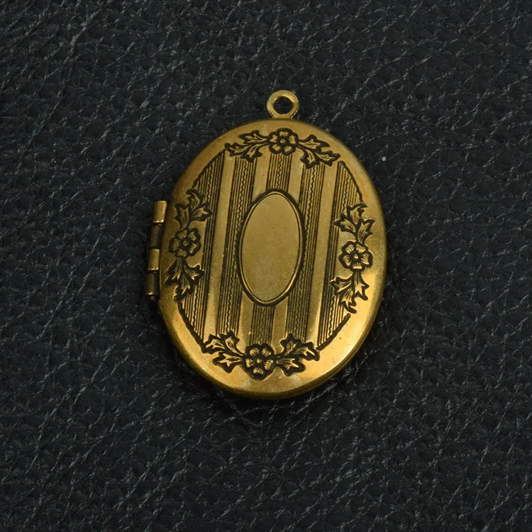 Engraved Oval Antique Gold Locket, Antique Brass, pack of 2