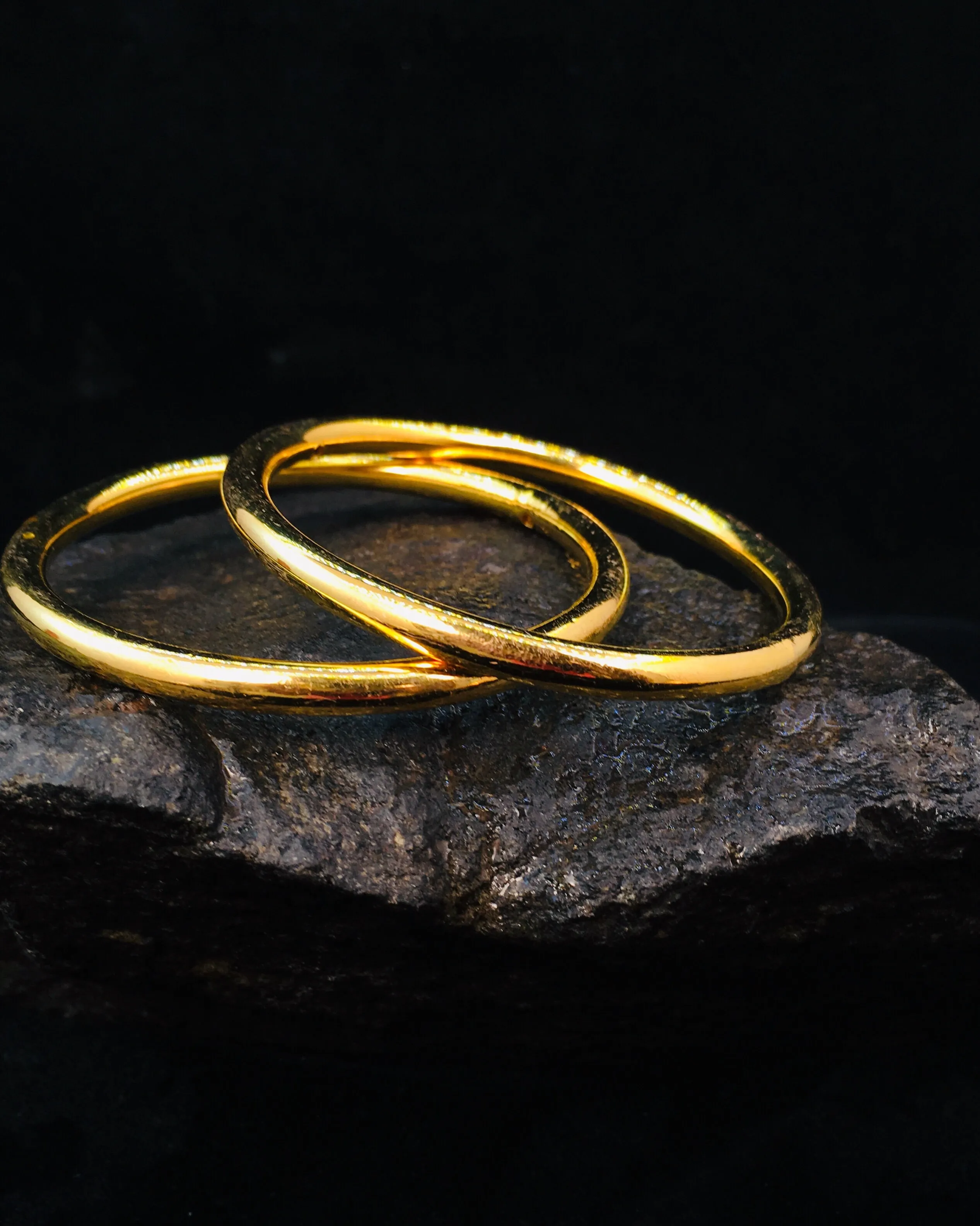 PLAIN GOLD PLATED BANGLES