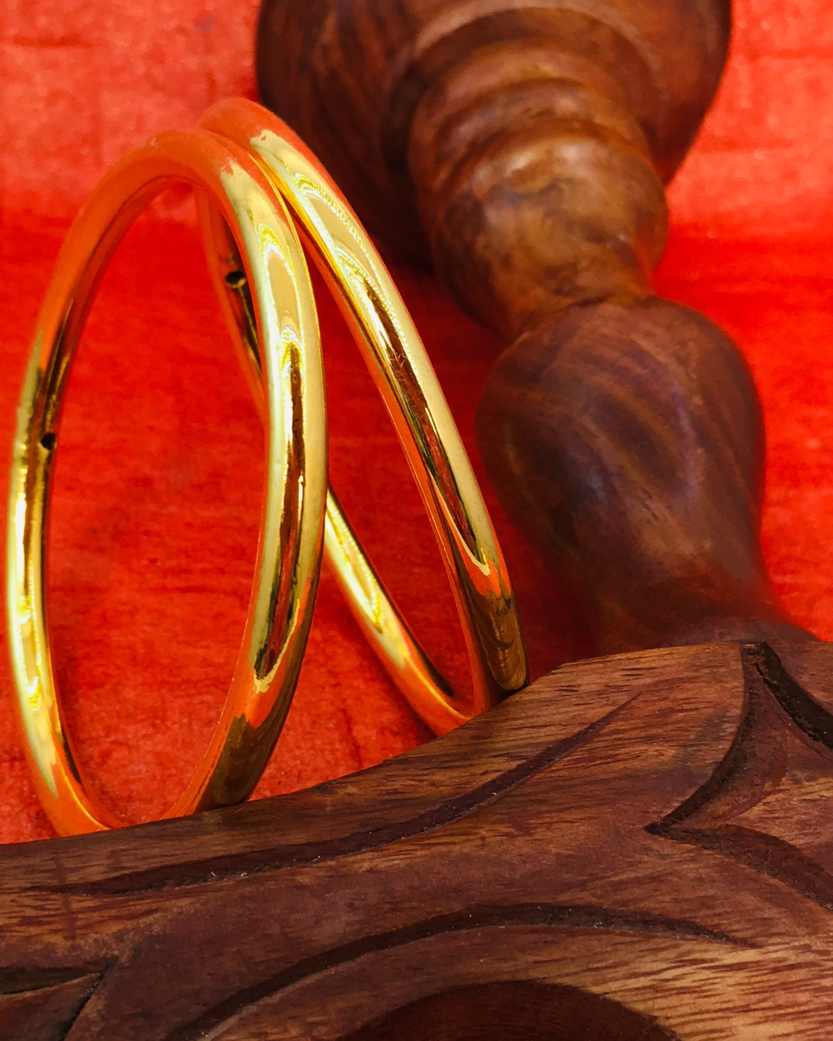 PLAIN GOLD PLATED BANGLES