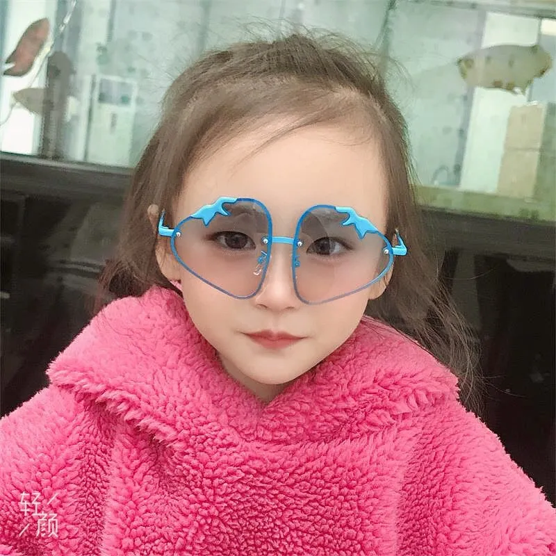 Wholesale Resin Cartoon Strawberry Sunglasses